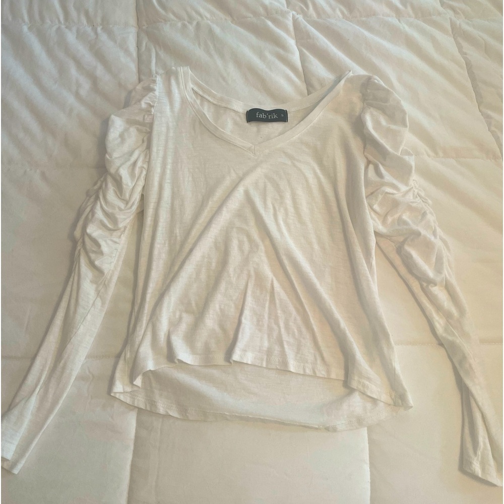 Fab’rik white long-sleeved v-neck
